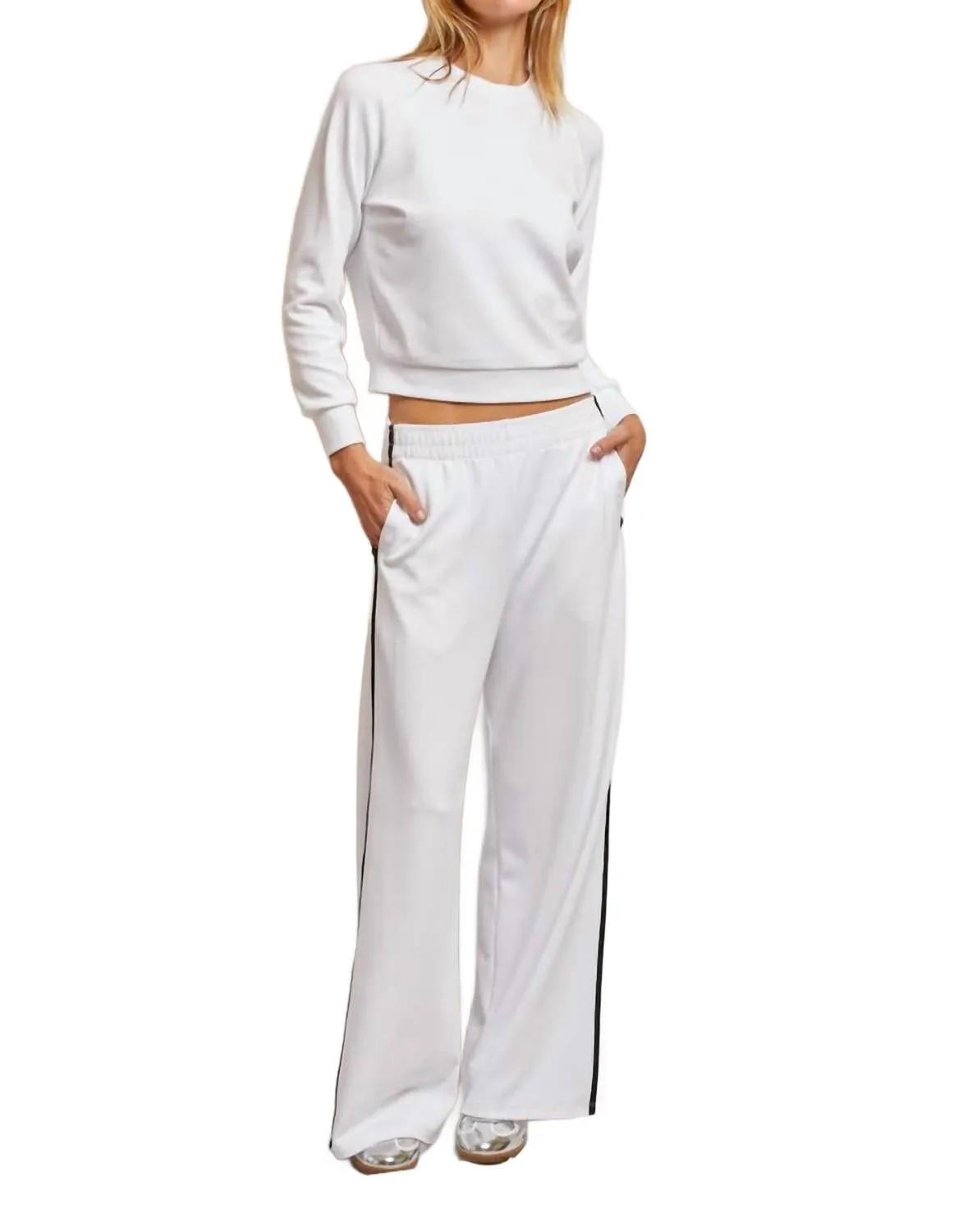 Blair Travel Fitted Raglan Sweatshirt In White