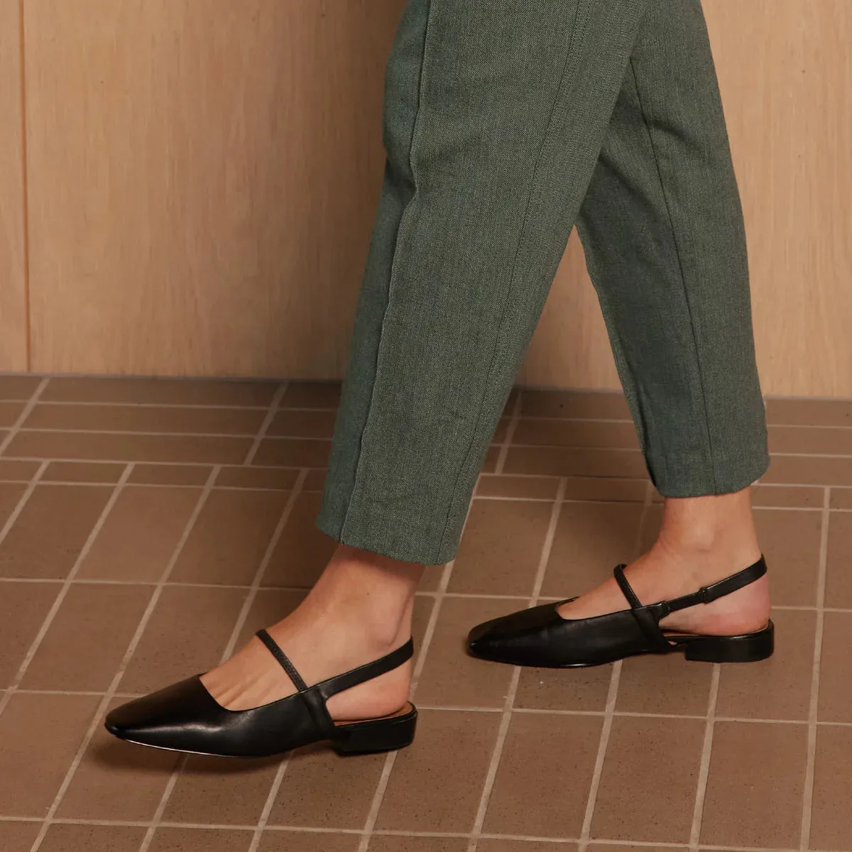 EOS Sonu Black Shoes_Eos