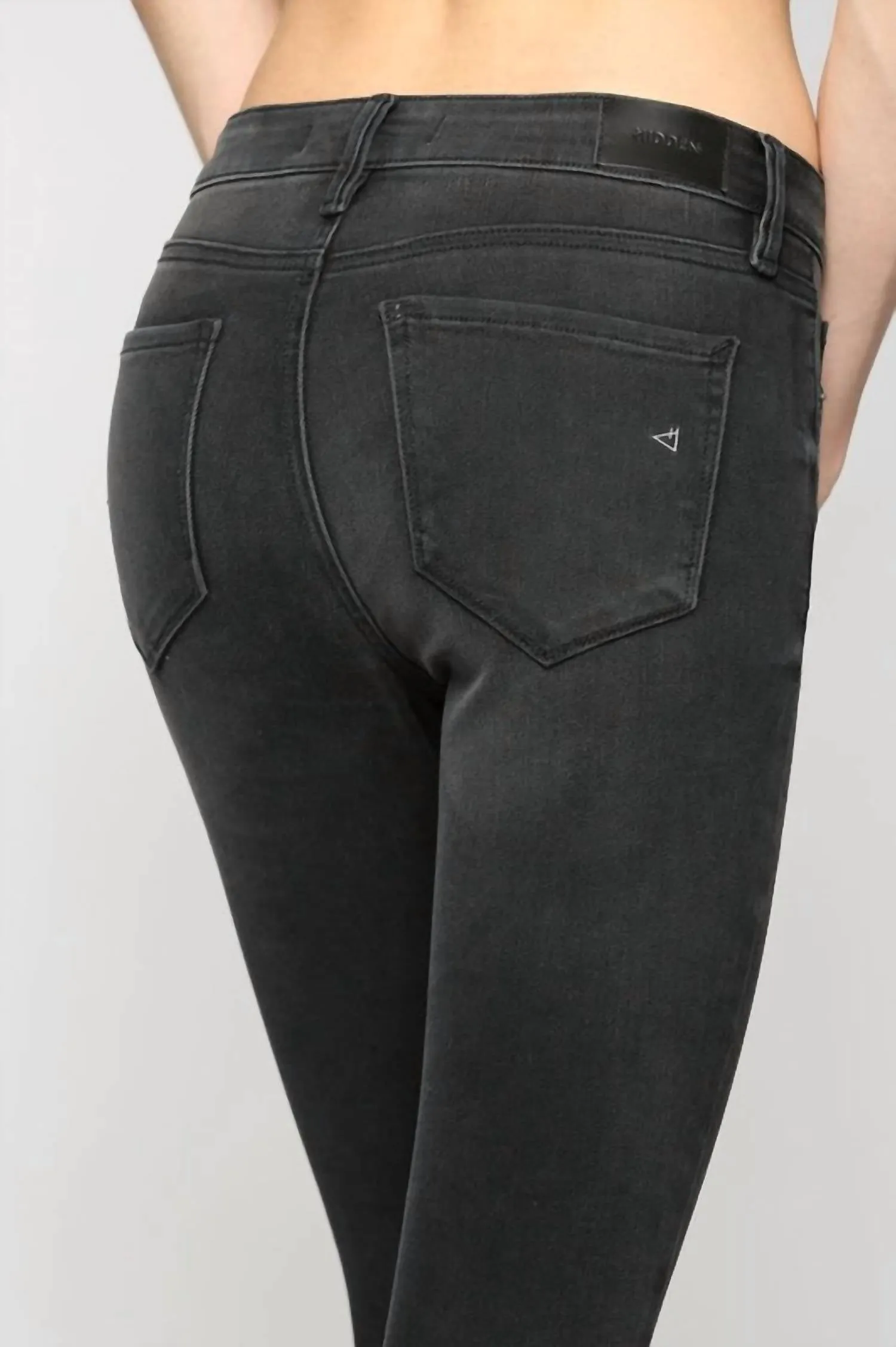 Frayed Hem Mid Rise Skinny Jean In Vintage Black