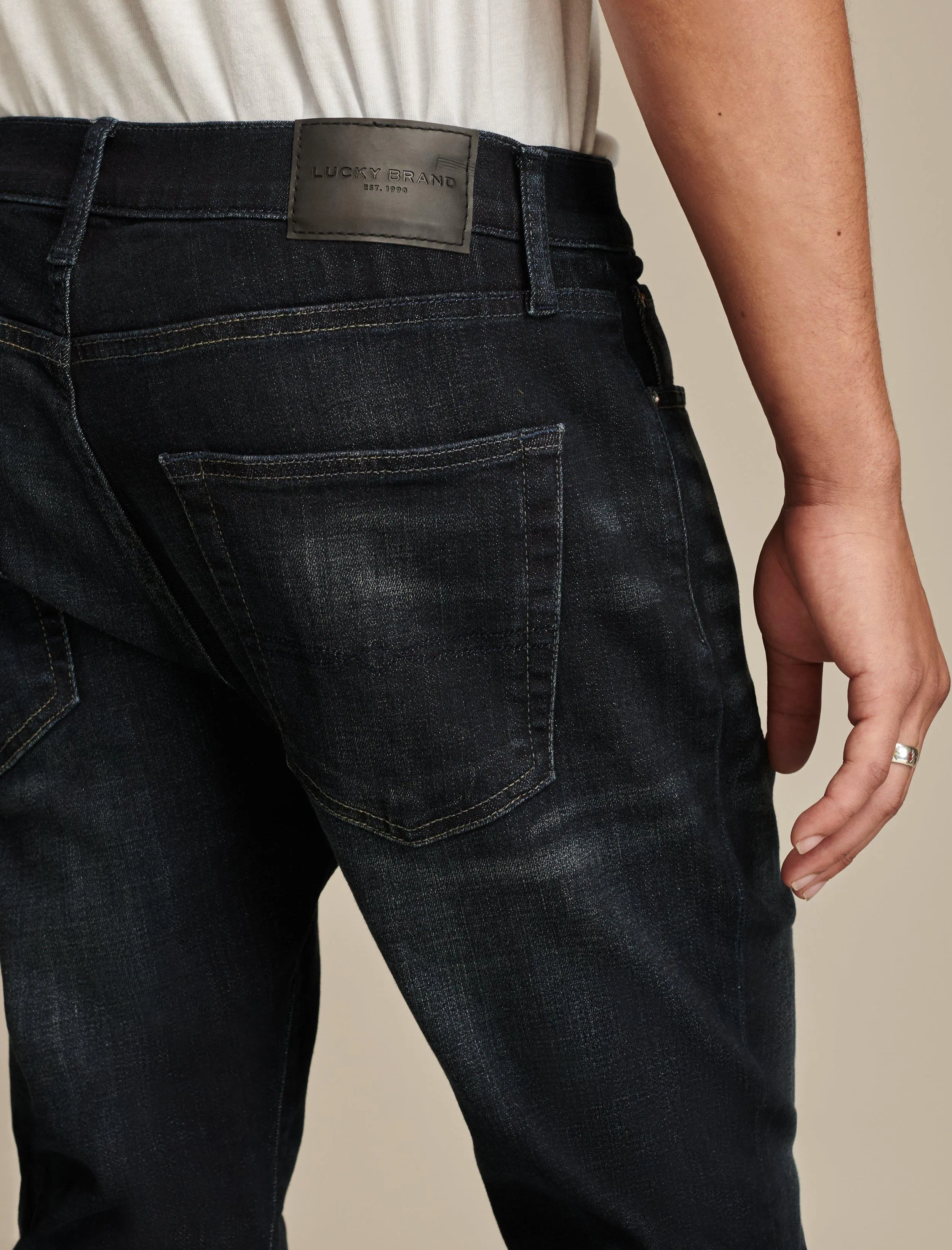 Lucky Brand Men's 411 Athletic Taper Coolmax Stretch Jean