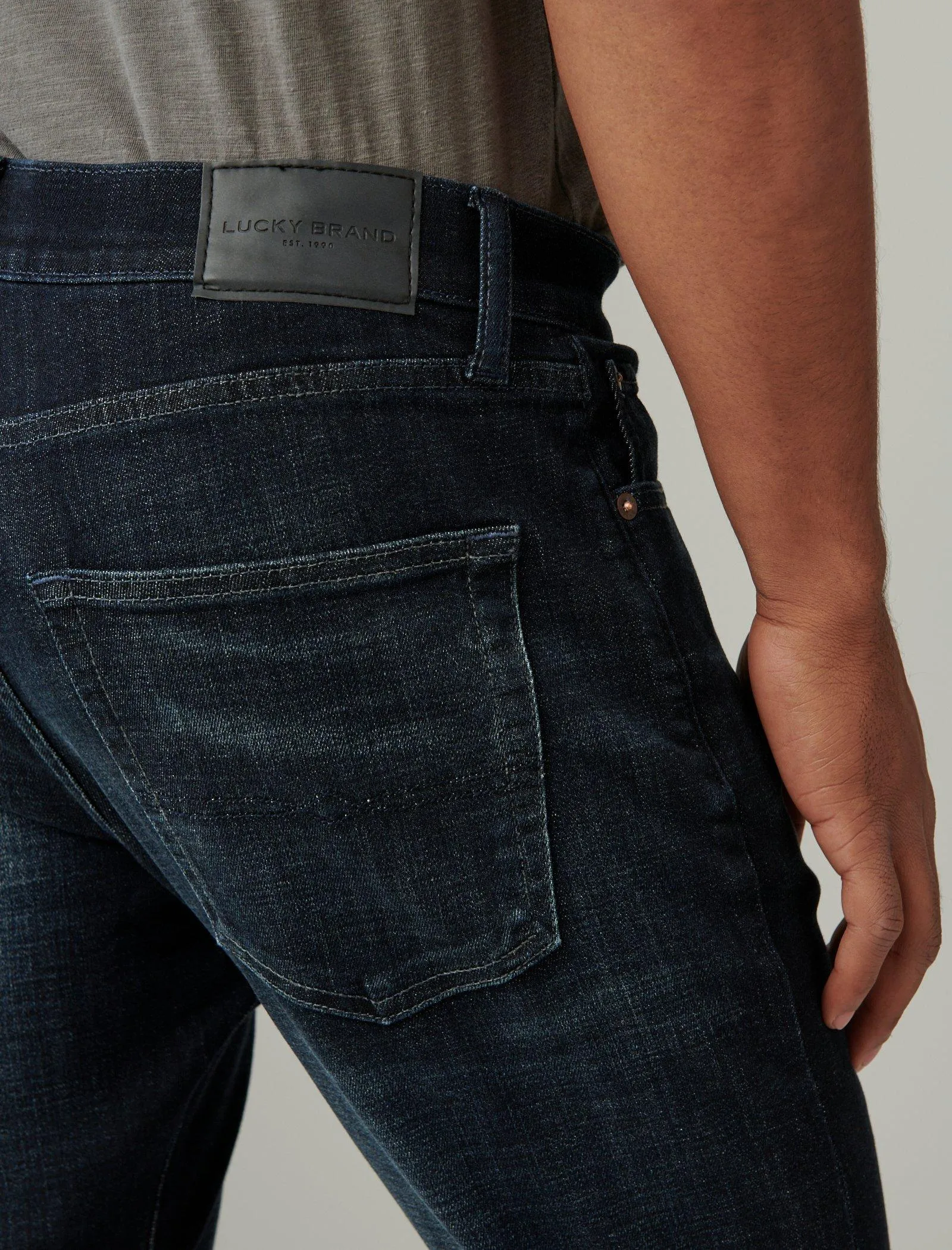 Lucky Brand Men's 411 Athletic Taper Coolmax Stretch Jean