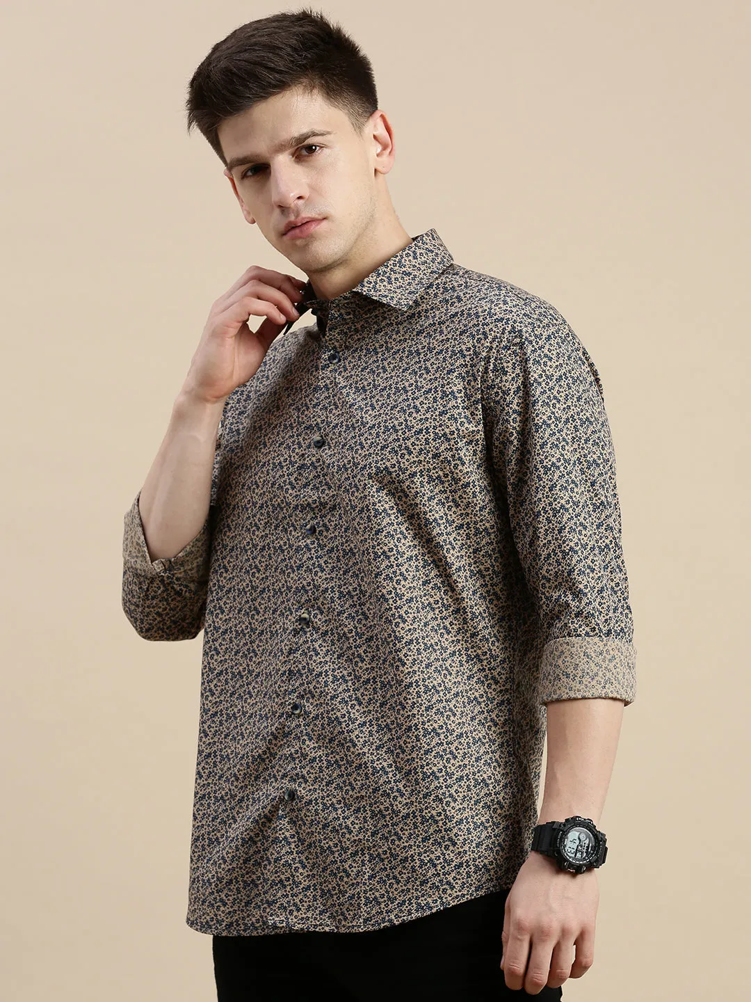 Men Beige Standard Slim Fit Floral Printed Spread Collar Cotton Casual Shirt