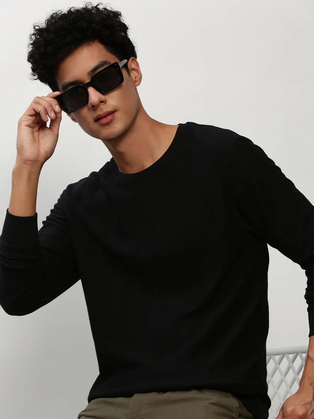 Men Black Round Neck Long Sleeves Cotton Pullover