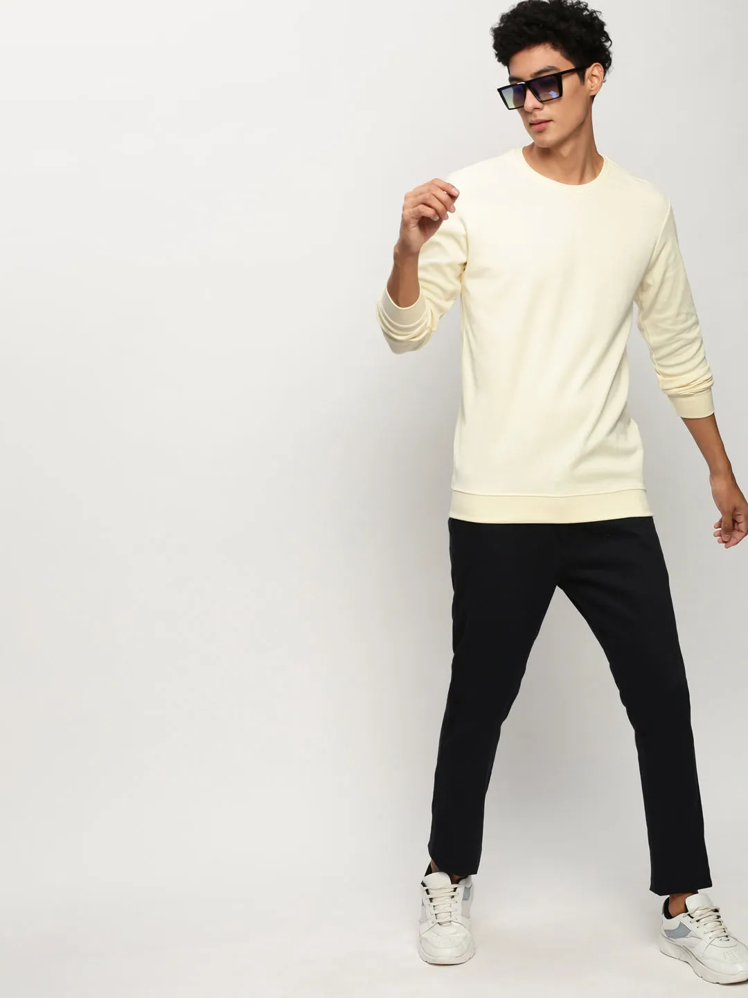 Men Cream Round Neck Long Sleeves Cotton Pullover