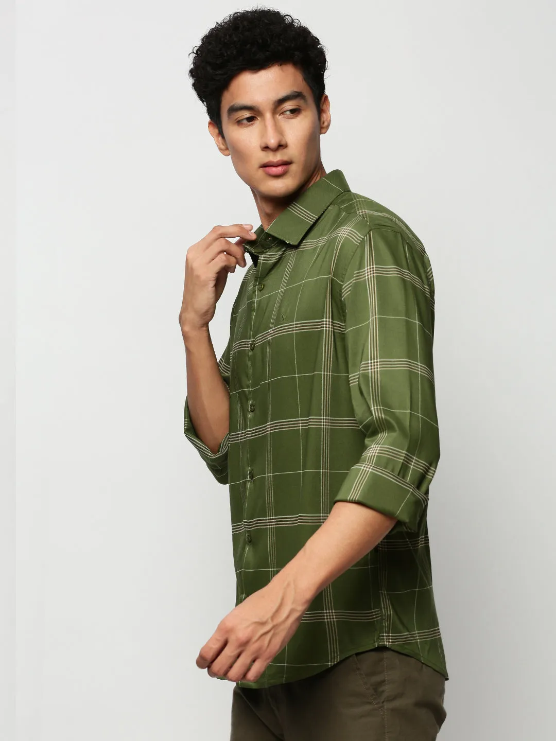 Men Green Premium Slim Fit Windowpane Checked Cotton Casual Shirt