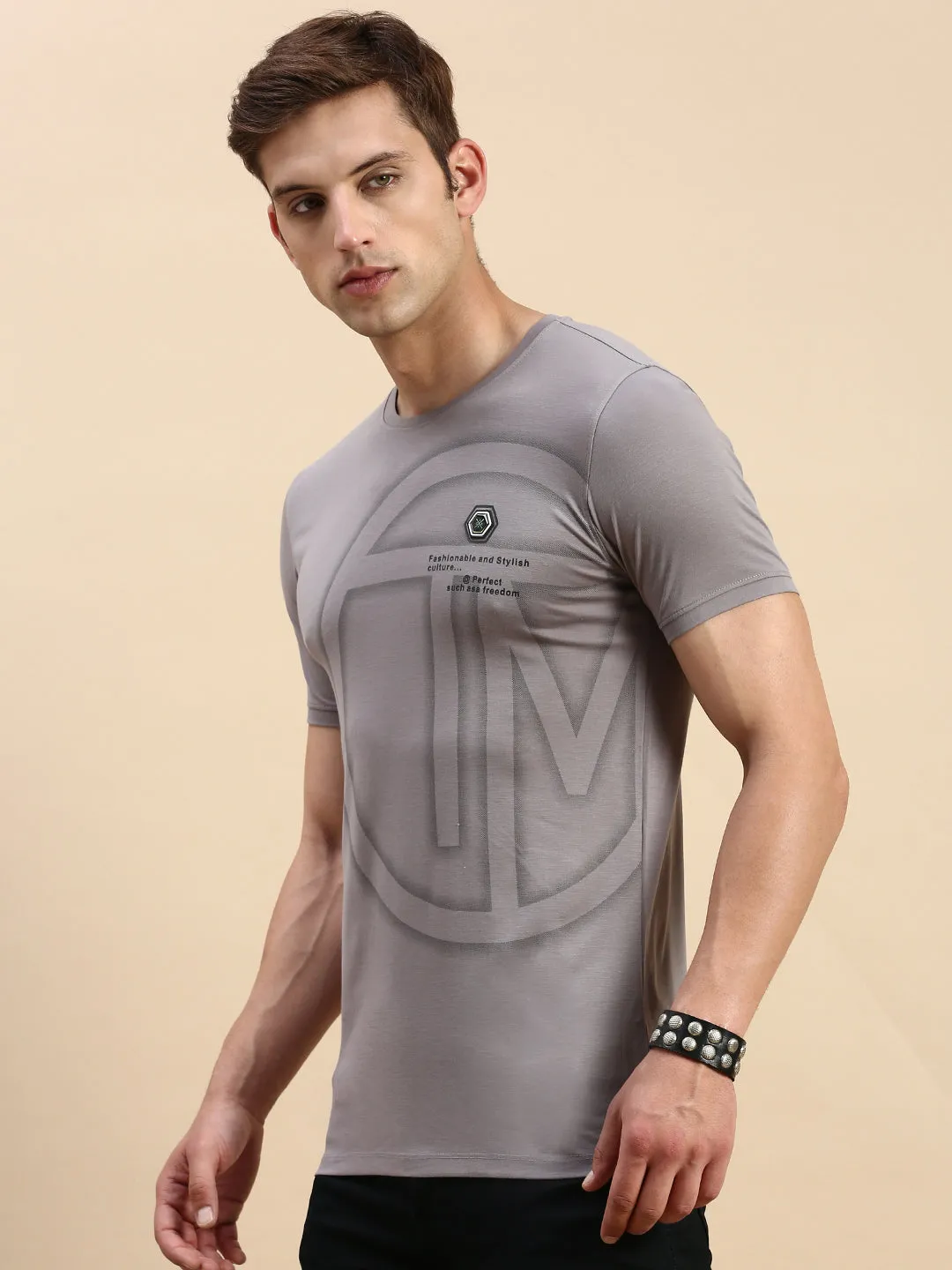 Men Grey Graphic Printed Slim Fit T-shirt