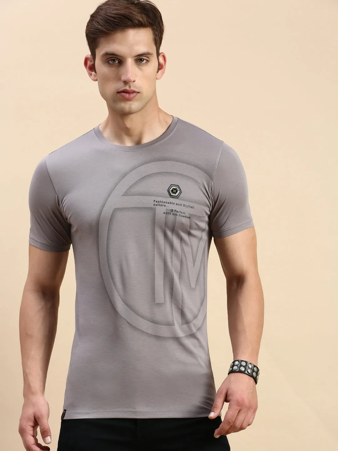 Men Grey Graphic Printed Slim Fit T-shirt