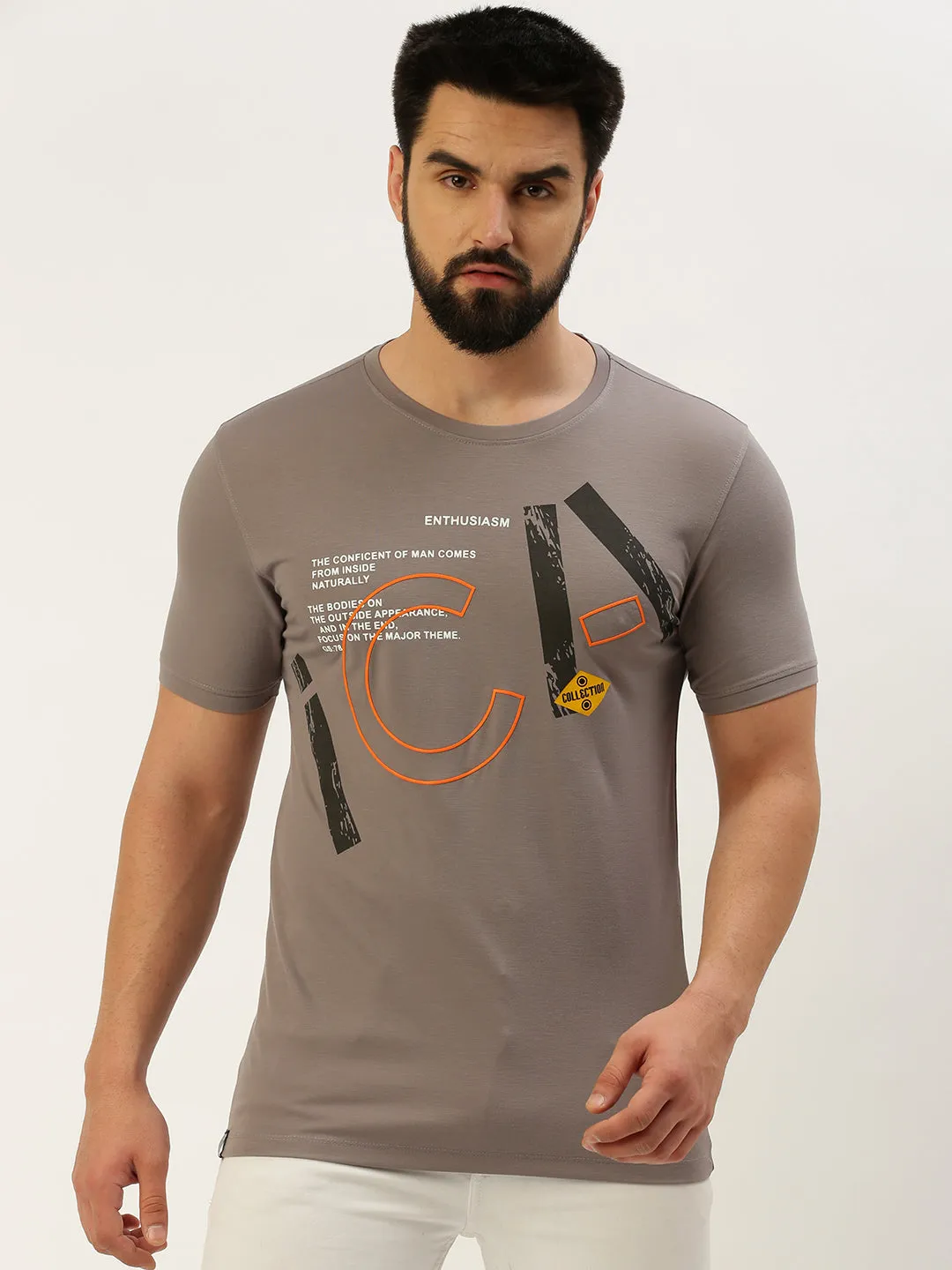 Men Grey Typography Printed Slim Fit T-shirt