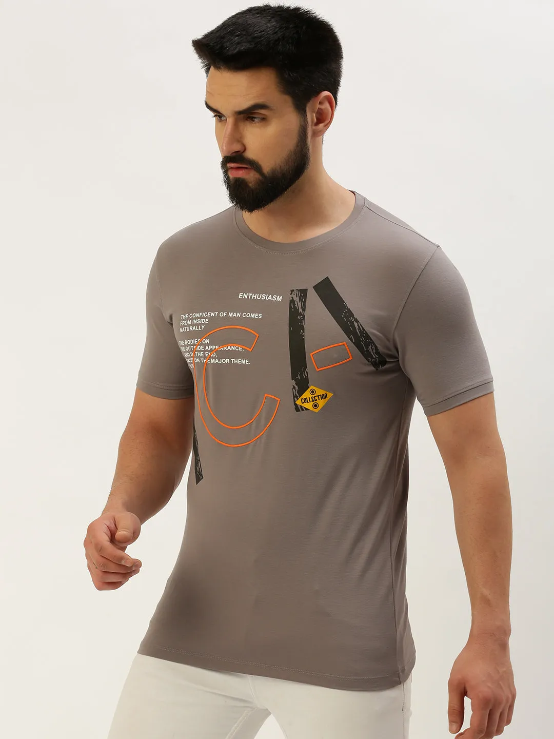 Men Grey Typography Printed Slim Fit T-shirt