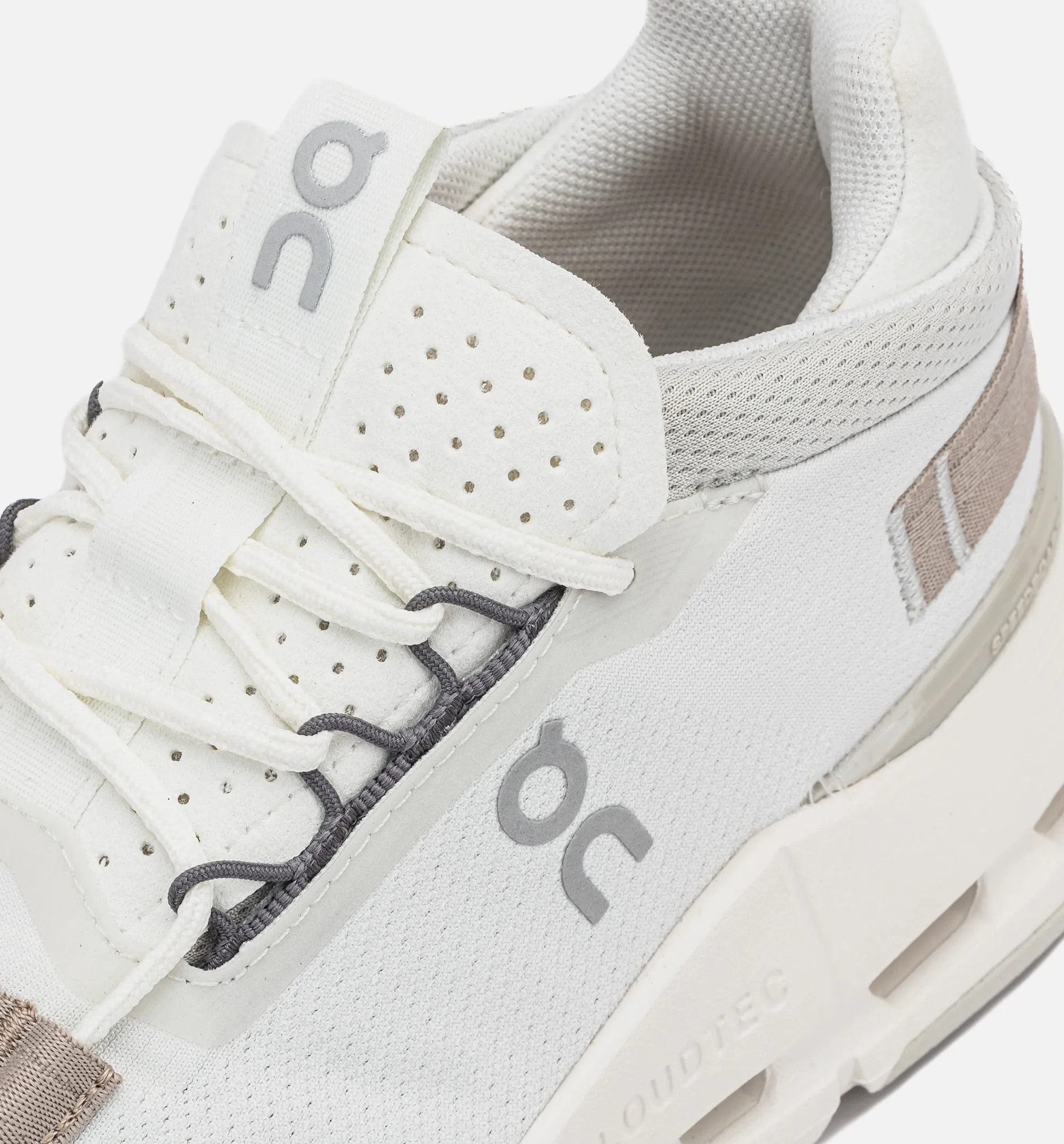 On Shoes Cloudnova 2 Womens Lifestyle Shoe - Ice/Sand