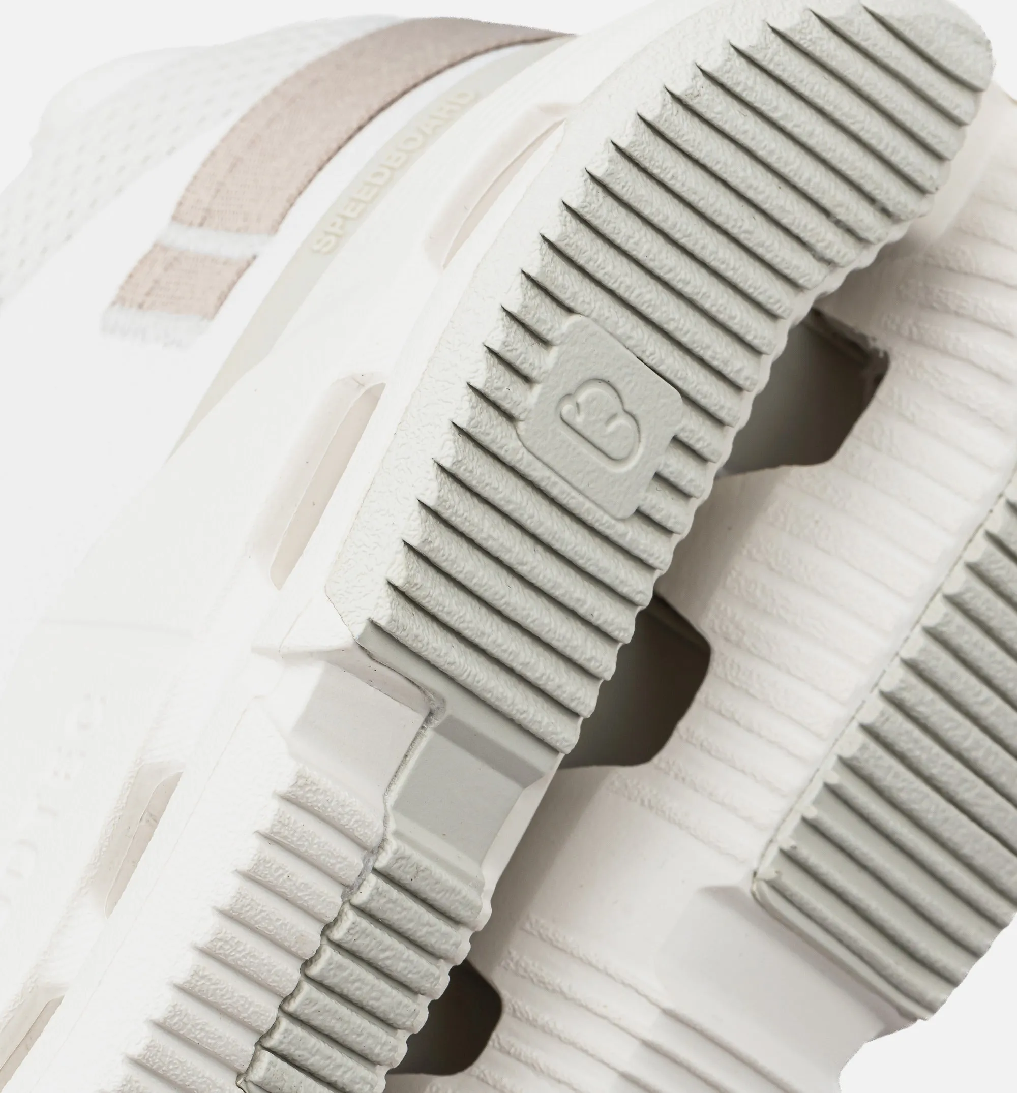 On Shoes Cloudnova 2 Womens Lifestyle Shoe - Ice/Sand