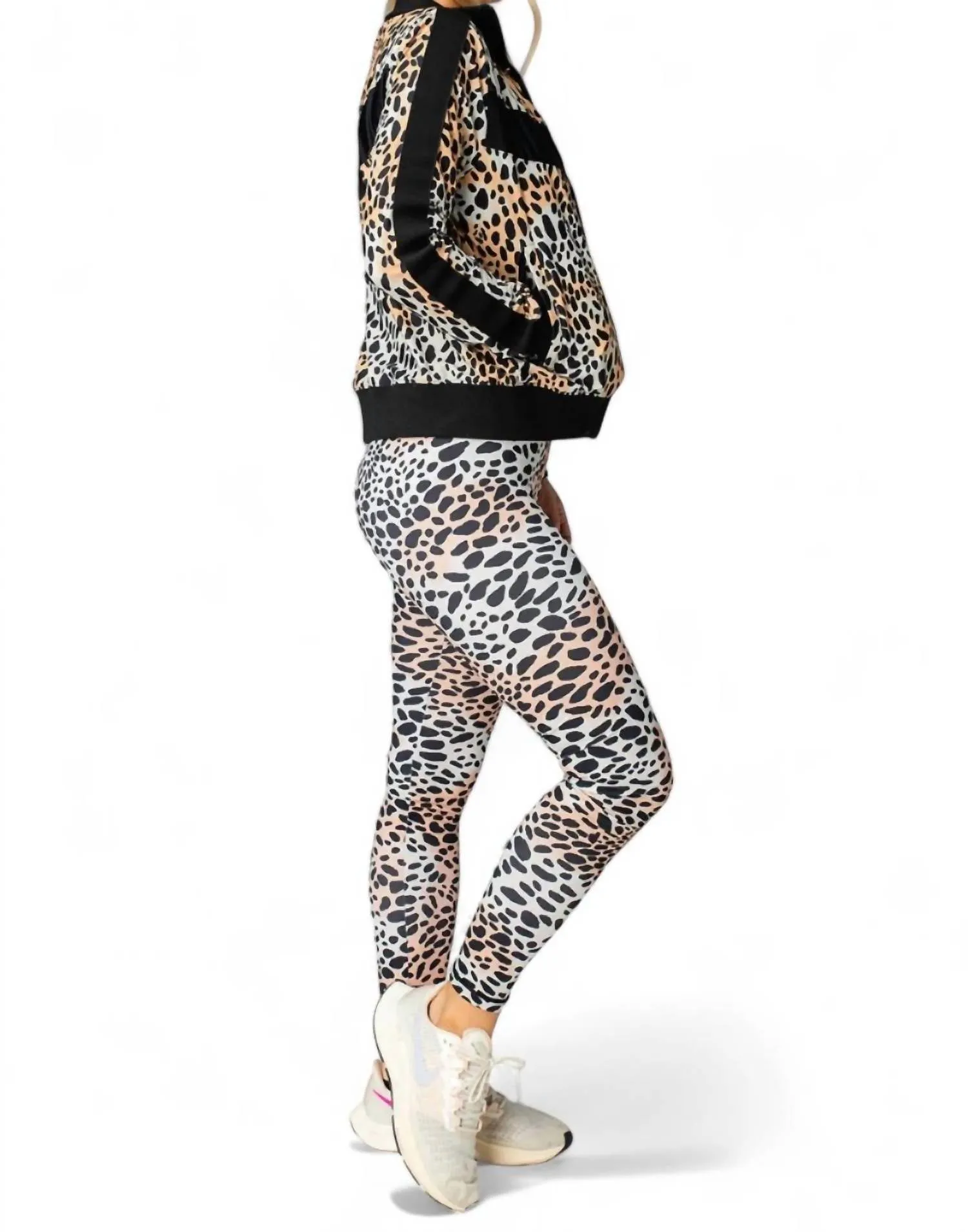 Vonn Elastic Long Sleeve Zip Up Jacket In Cheetah
